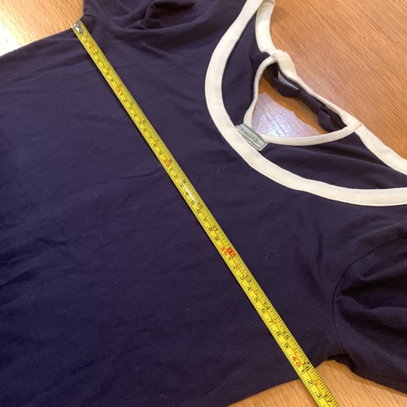 THOMAS KELLY ~Size L~Classic Navy & White Trim Stretch Top ~ - Picture 13 of 14